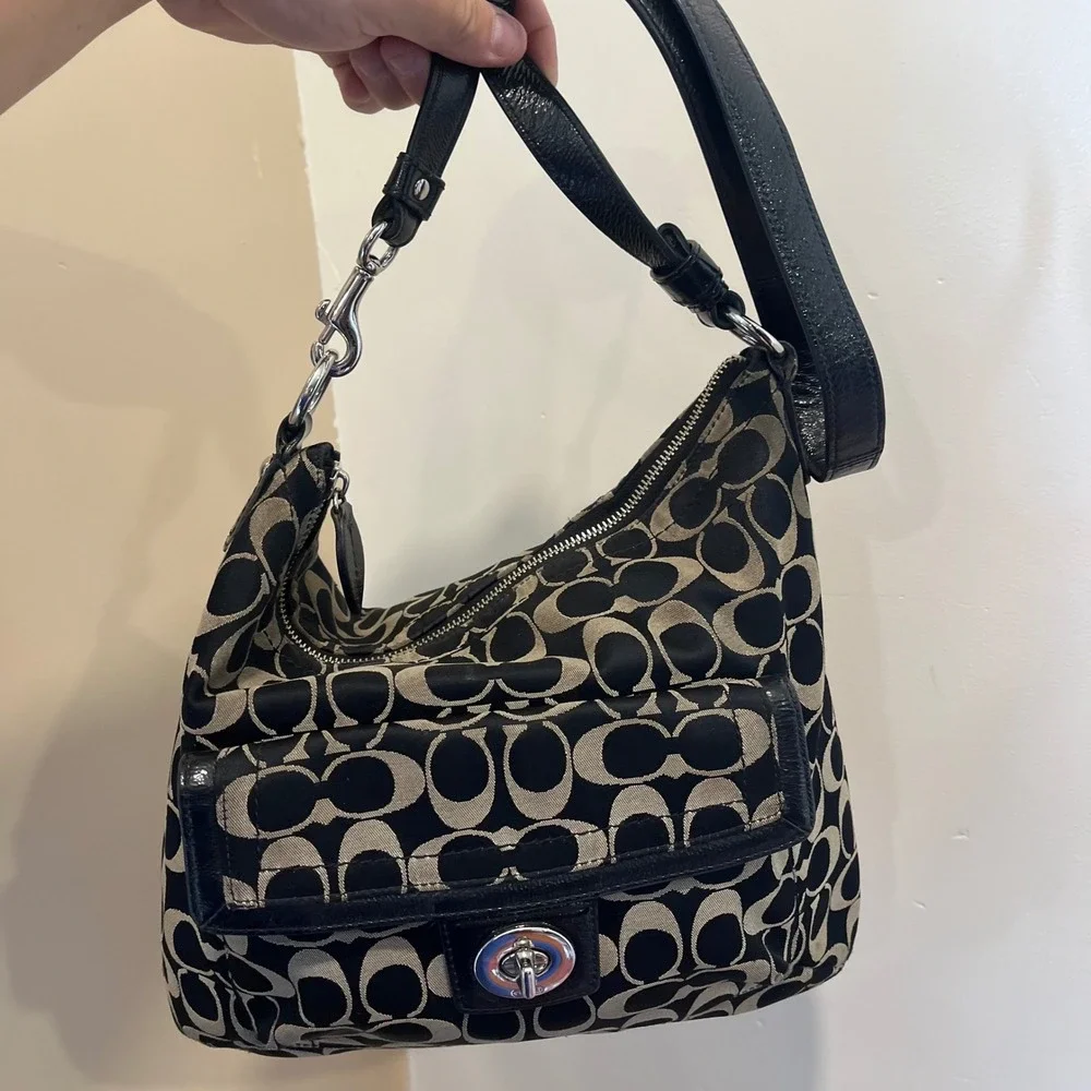 Coach Signature Canvas Hobo Bag Black Grey Turnlock Shoulder Bag F19232